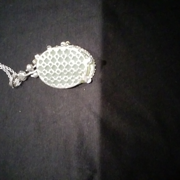 Silvertone and crystal peacock on green stone pendant. - Picture 3 of 3